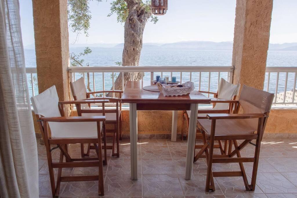 Kohyli Beachfront House Agia Pelagia Chlomou ภายนอก รูปภาพ