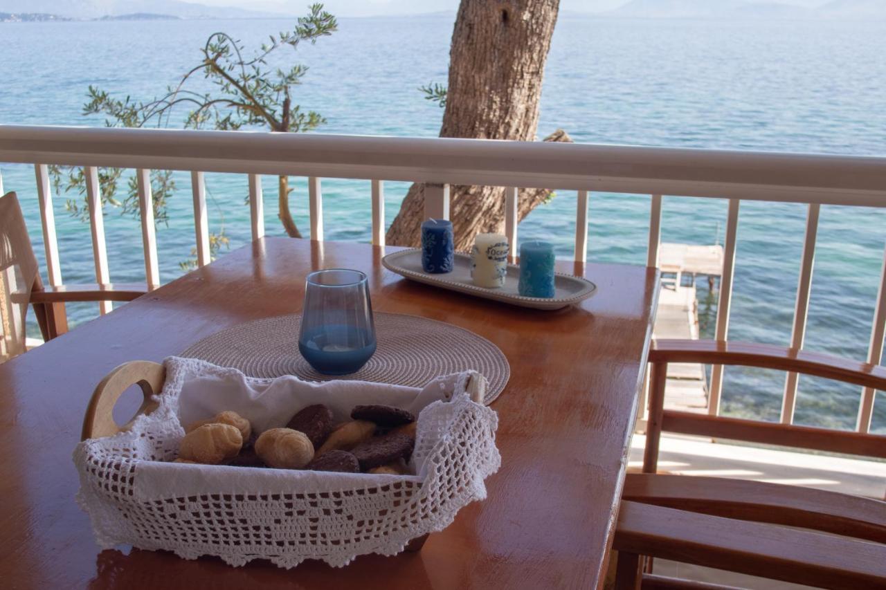 Kohyli Beachfront House Agia Pelagia Chlomou ภายนอก รูปภาพ
