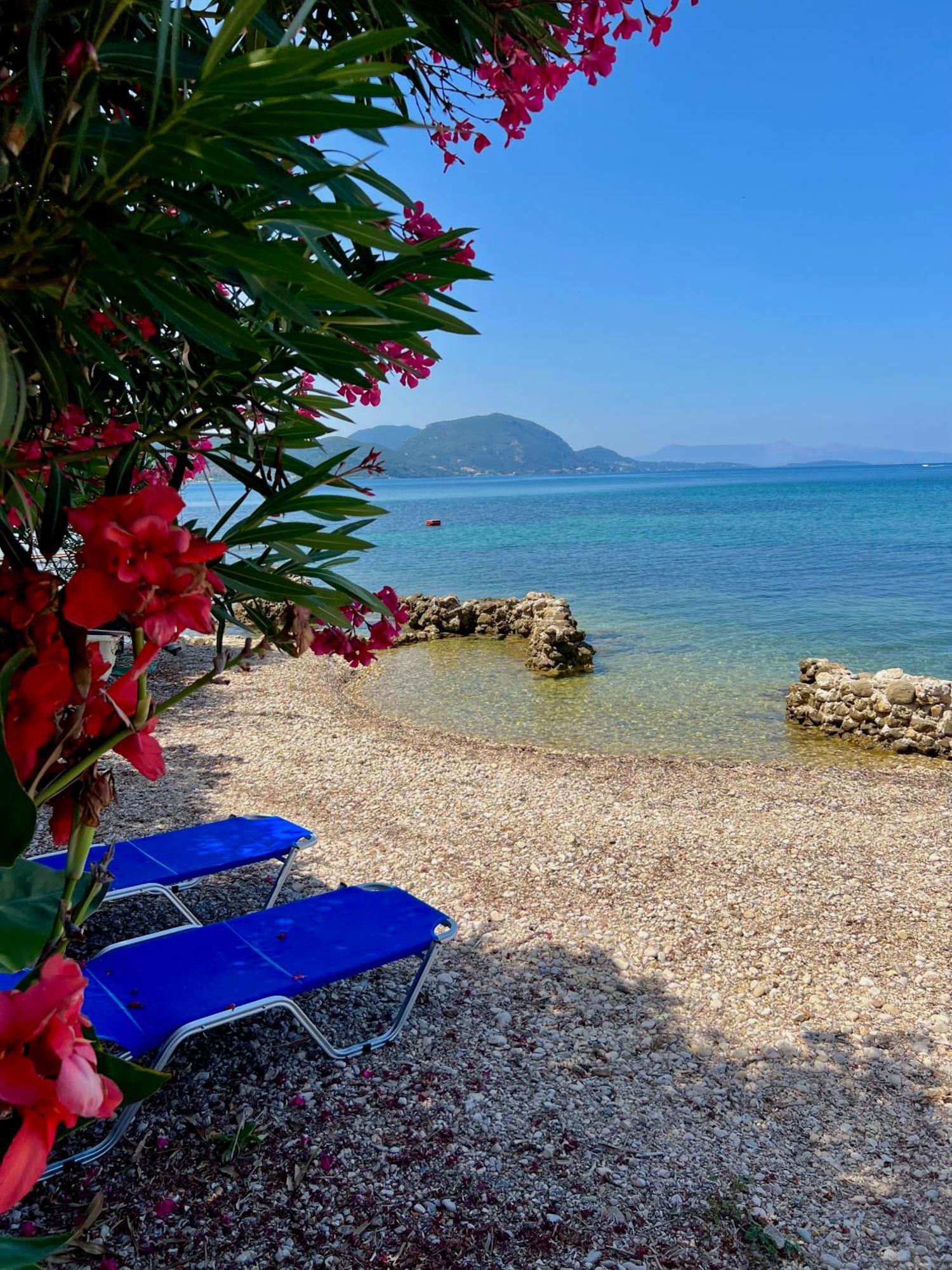Kohyli Beachfront House Agia Pelagia Chlomou ภายนอก รูปภาพ