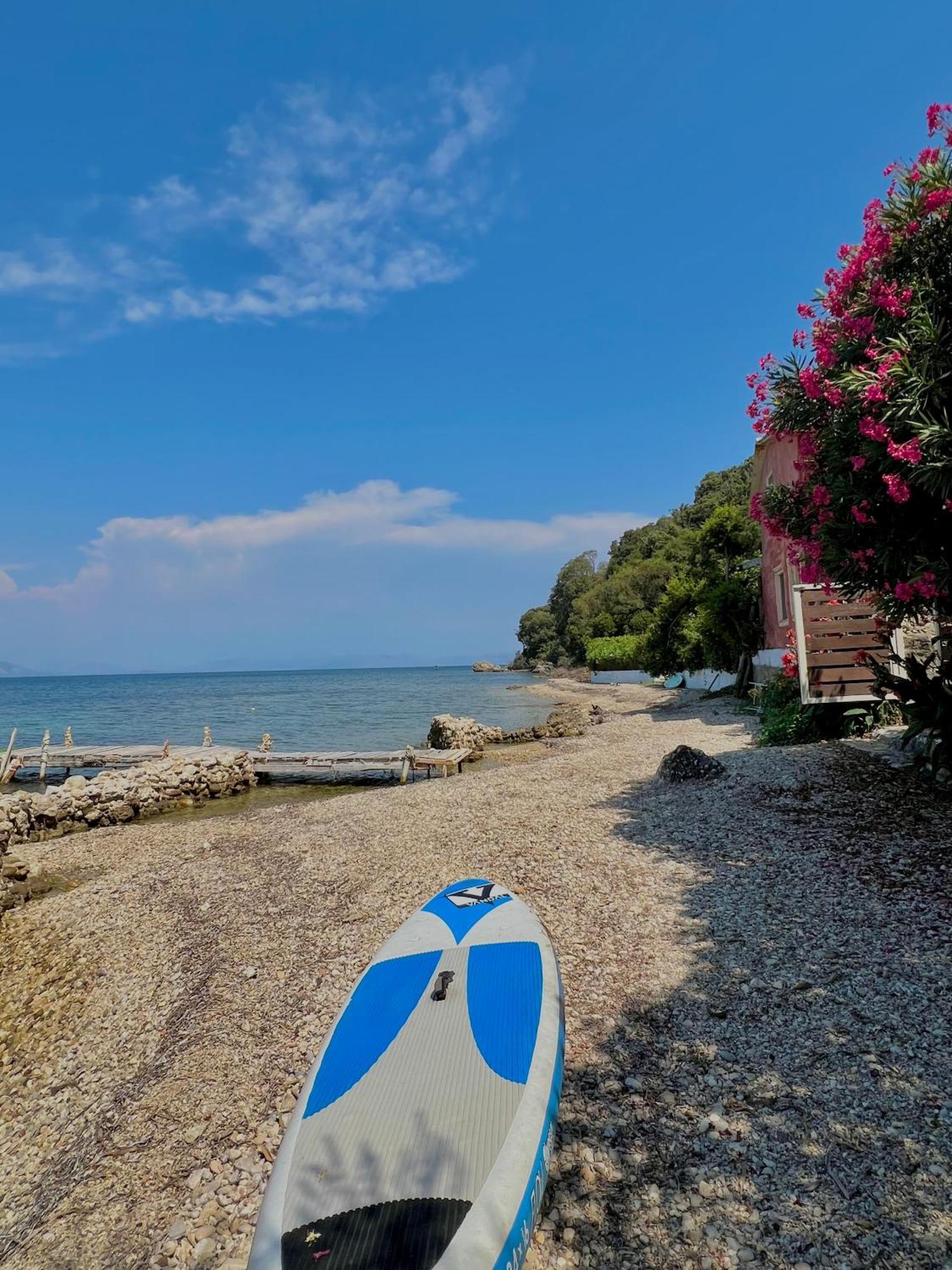 Kohyli Beachfront House Agia Pelagia Chlomou ภายนอก รูปภาพ