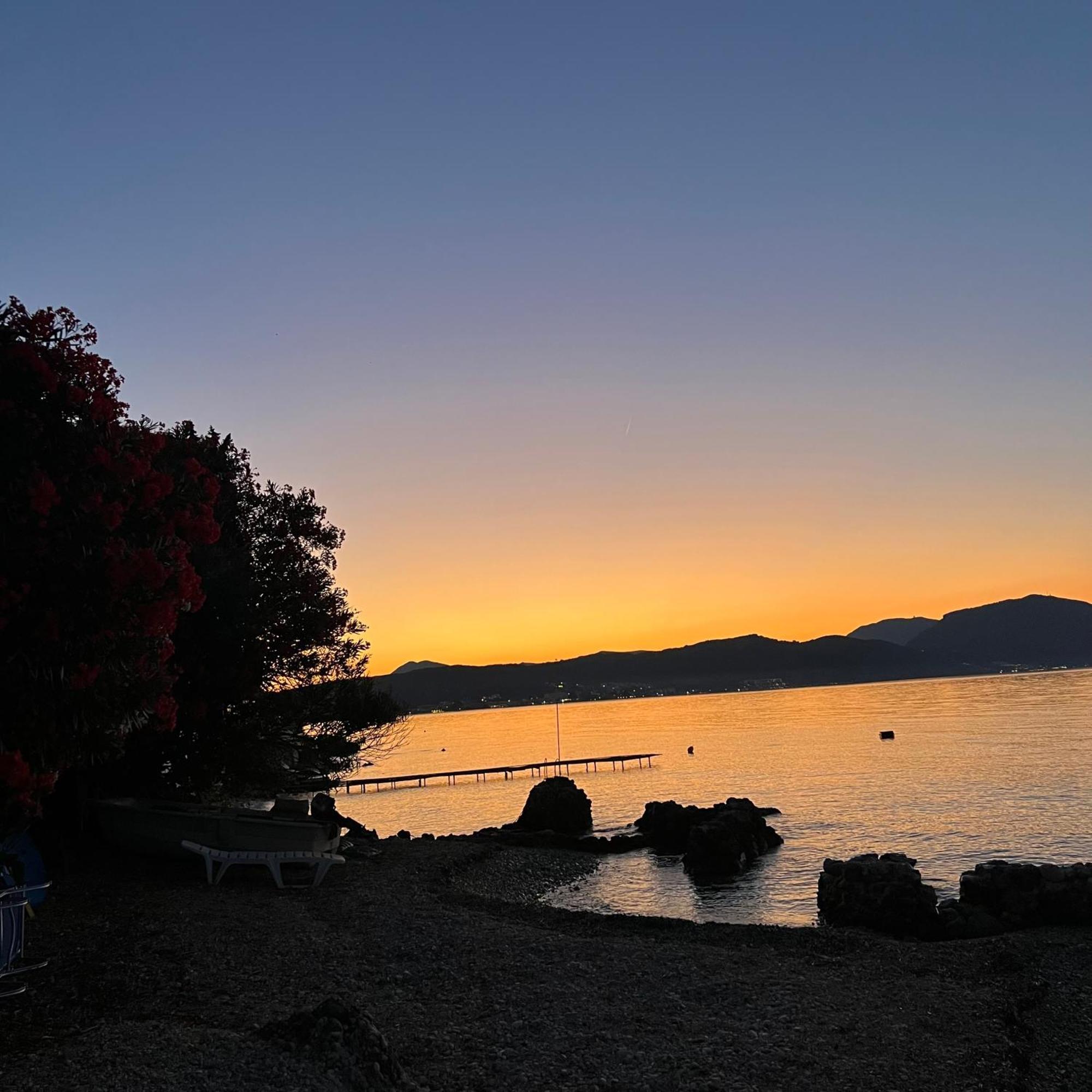 Kohyli Beachfront House Agia Pelagia Chlomou ภายนอก รูปภาพ