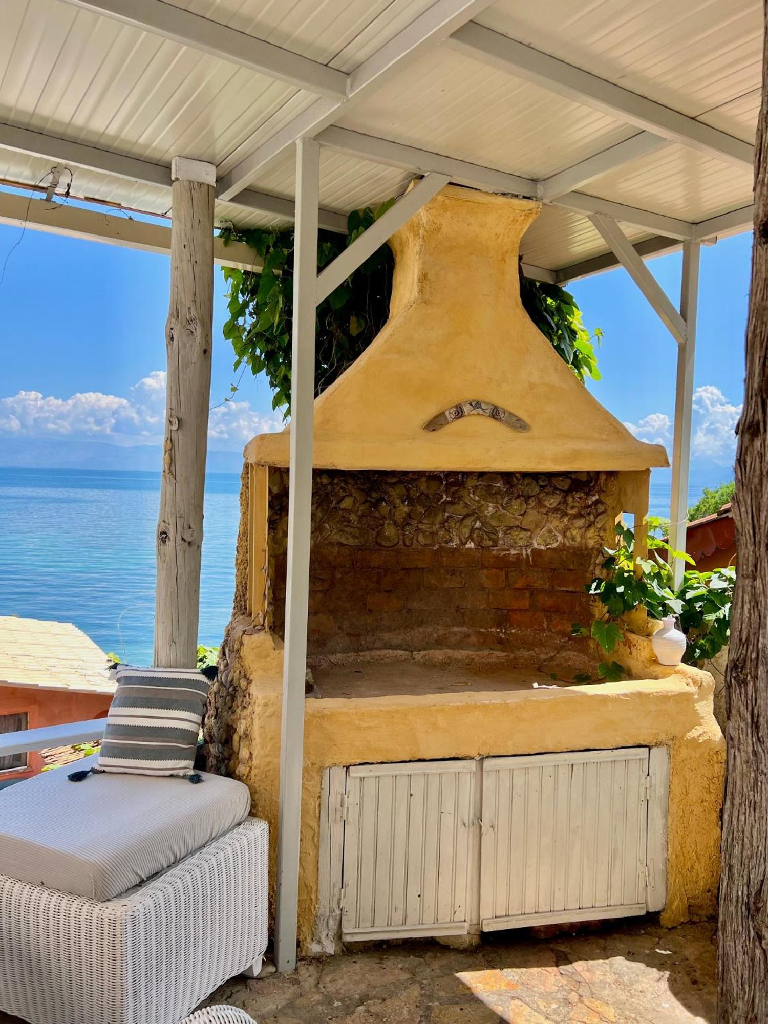 Kohyli Beachfront House Agia Pelagia Chlomou ภายนอก รูปภาพ