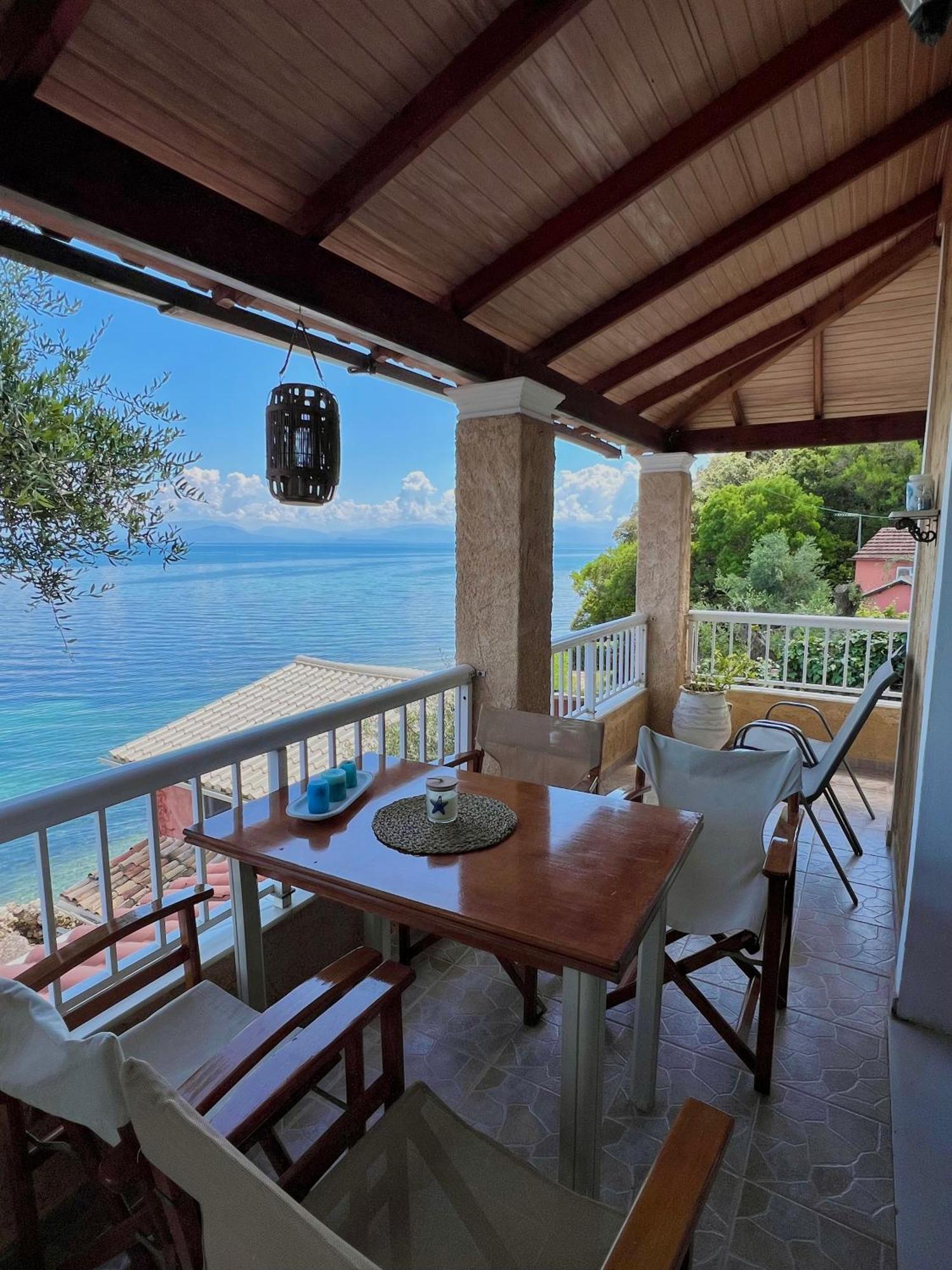 Kohyli Beachfront House Agia Pelagia Chlomou ภายนอก รูปภาพ