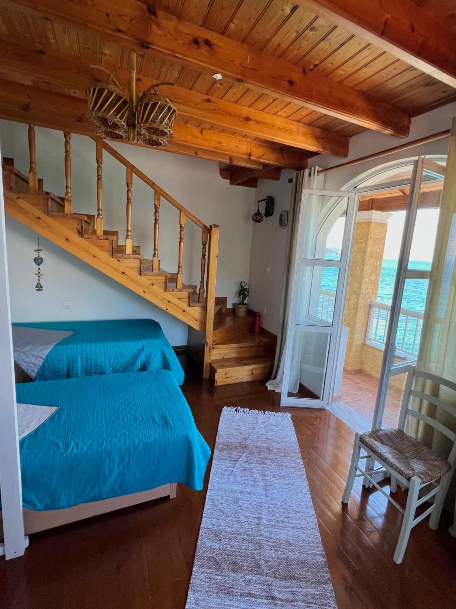 Kohyli Beachfront House Agia Pelagia Chlomou ภายนอก รูปภาพ