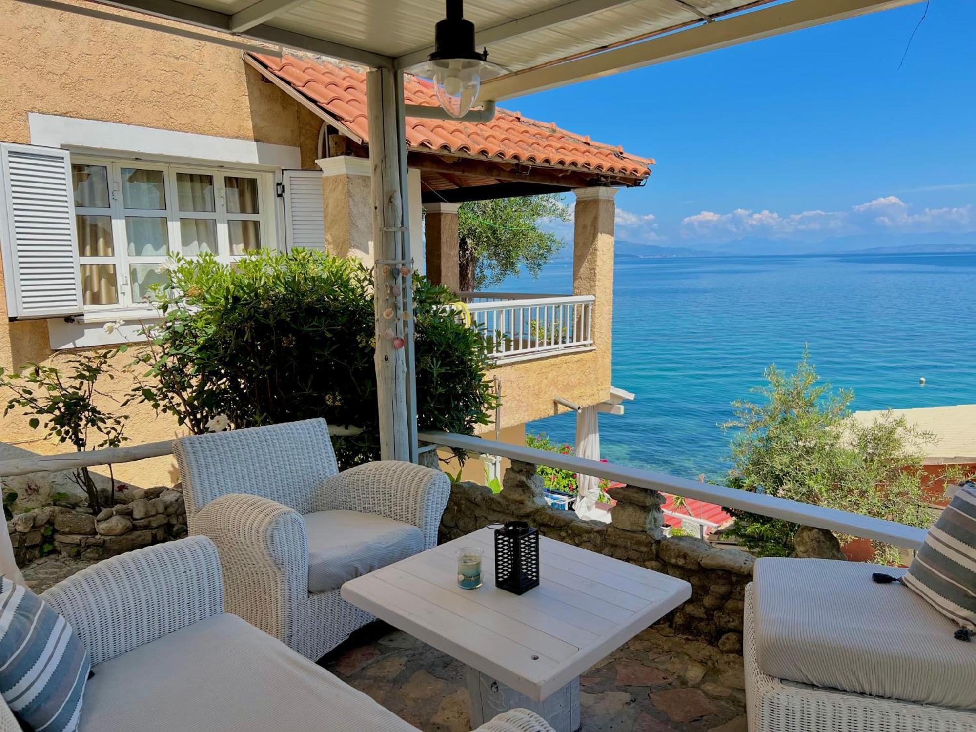 Kohyli Beachfront House Agia Pelagia Chlomou ภายนอก รูปภาพ