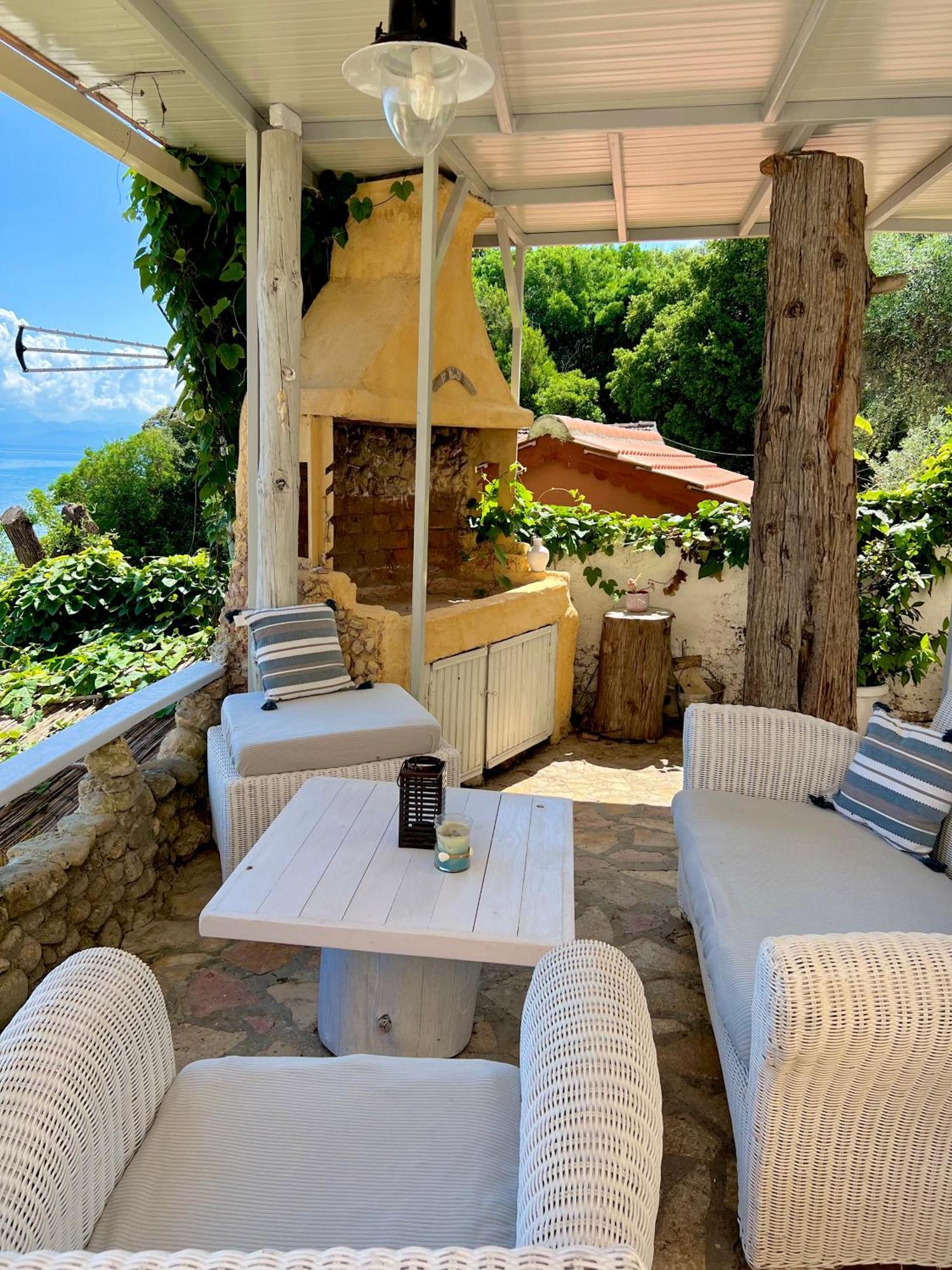 Kohyli Beachfront House Agia Pelagia Chlomou ภายนอก รูปภาพ