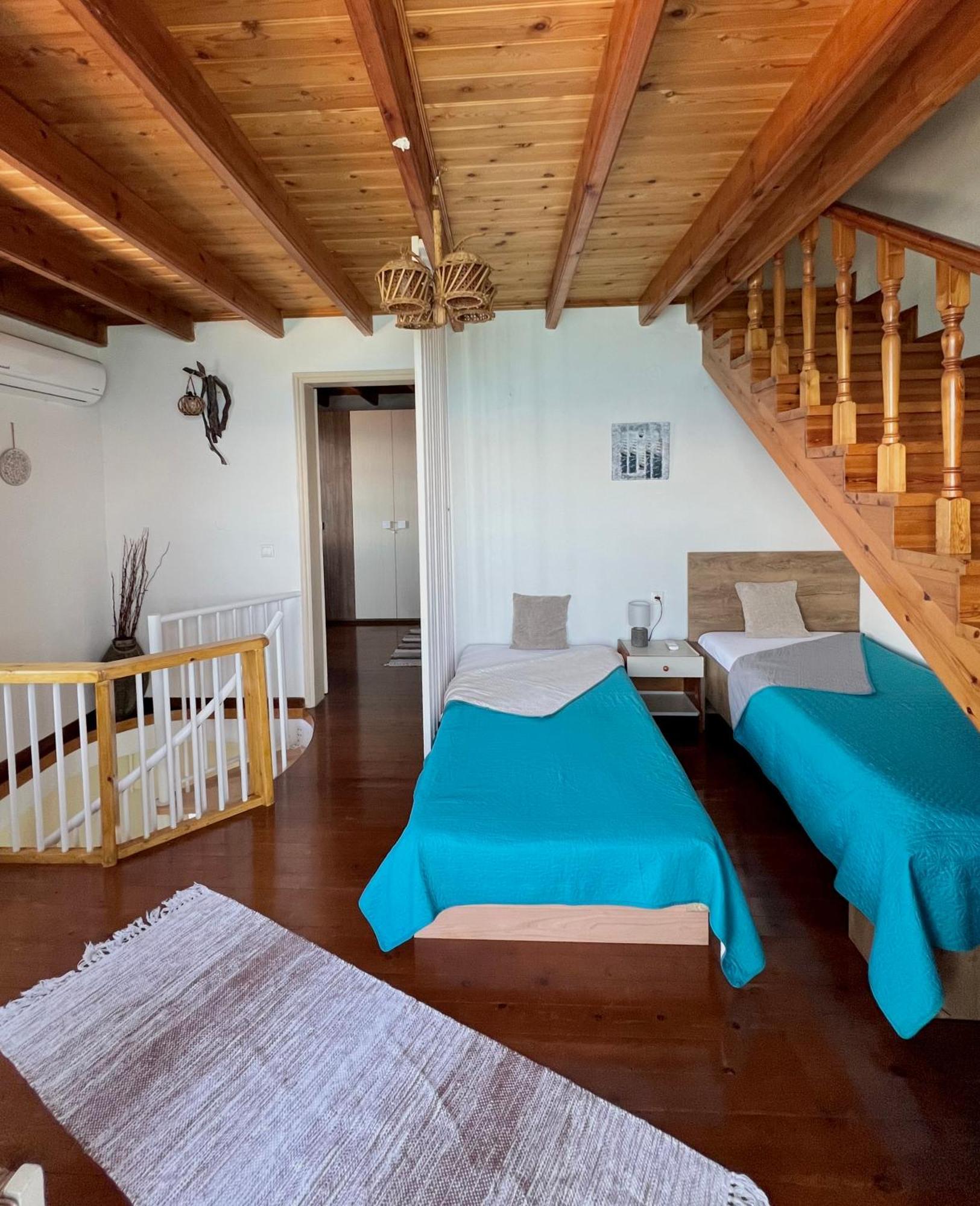 Kohyli Beachfront House Agia Pelagia Chlomou ภายนอก รูปภาพ