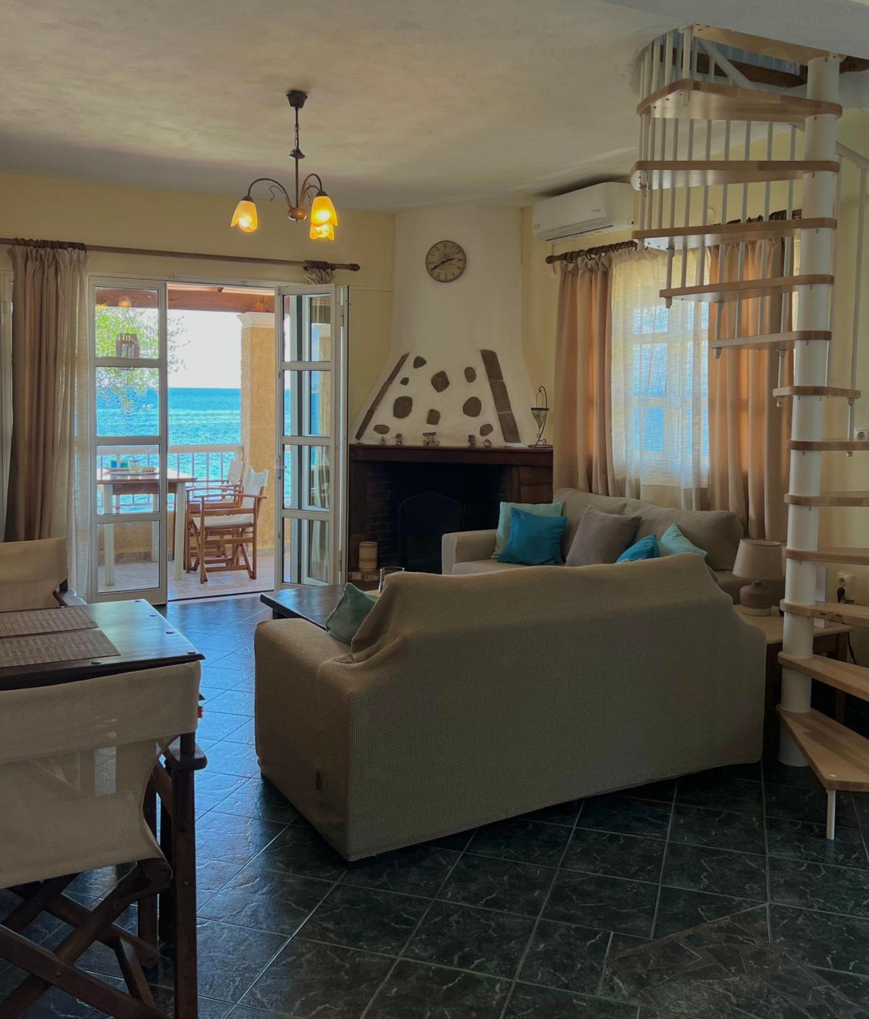Kohyli Beachfront House Agia Pelagia Chlomou ภายนอก รูปภาพ